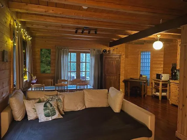 Serene Forestnest Casa de Férias Hirsjärvi